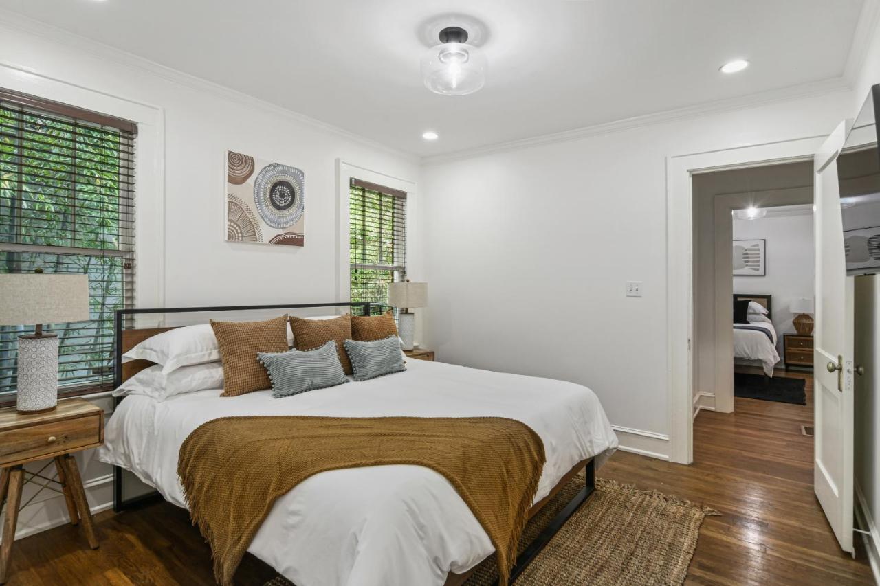 Sun Lit Bungalow With Good Vibes And Lots Of Wine - Designedbydom アトランタ エクステリア 写真